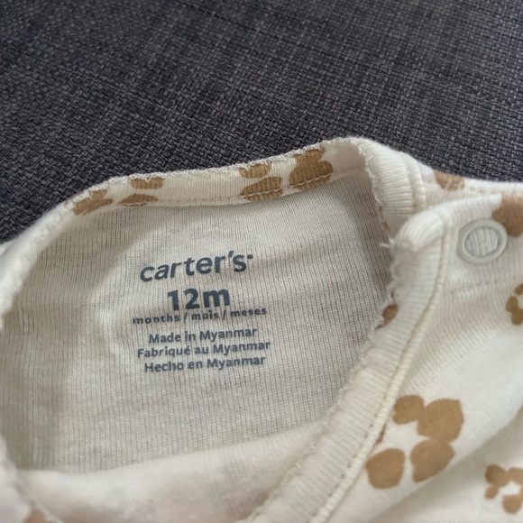 Cute animal print baby outfit. Size 12 months - Picture 2 of 4